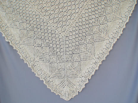 borders and corner detail of Lacie Blankie in handspun Cotswold wool
