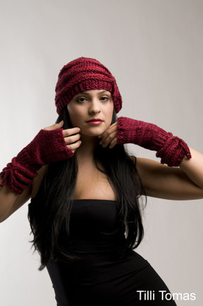 Easy Elegance Ensemble fingerless mitts and hat in Tilli Tomas silk yarns
