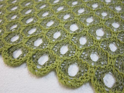detail of Honeycomb Shadow Lace stitch