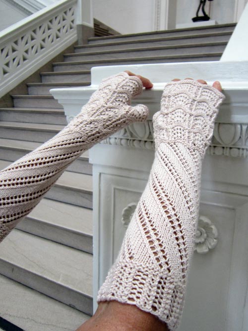 Terzetto Victorian elbow-length fingerless gloves