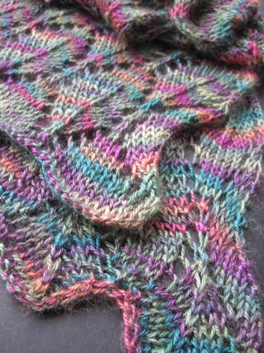 Feather Soft Scarf :: Feather Stitch Lace knitting pattern